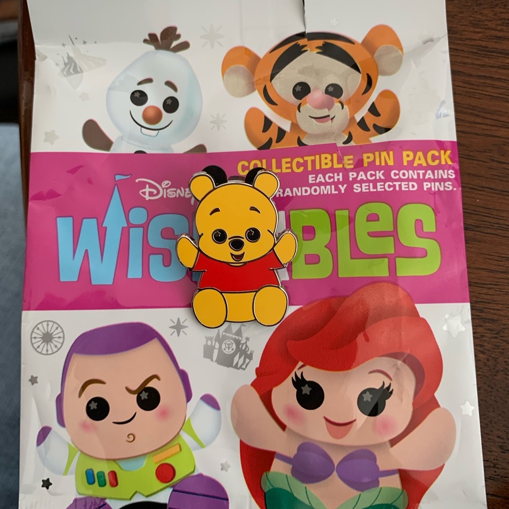 Pooh Bear Disney Wishables pin